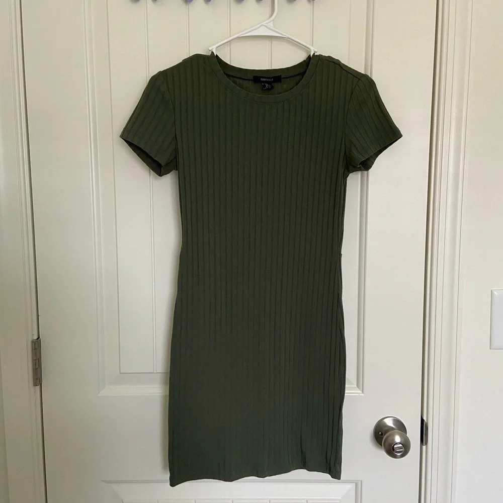 NWOT | Forever 21 women’s cutout textured bodycon dress — medium